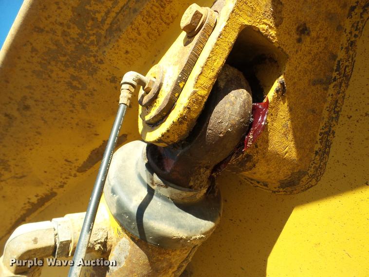 image for item DA7279 2000 Caterpillar D400E II haul truck