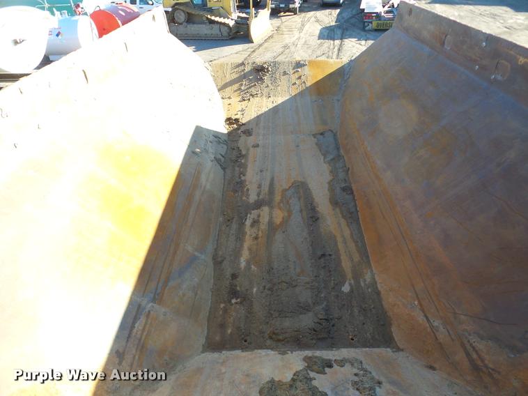 image for item DA7279 2000 Caterpillar D400E II haul truck