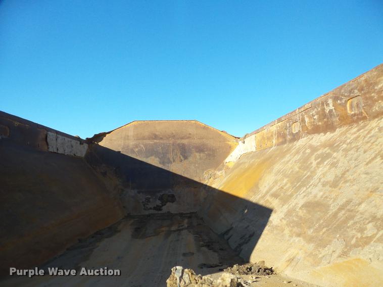 image for item DA7279 2000 Caterpillar D400E II haul truck