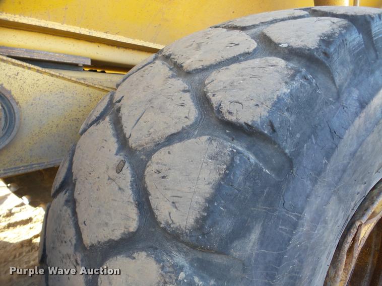 image for item DA7279 2000 Caterpillar D400E II haul truck