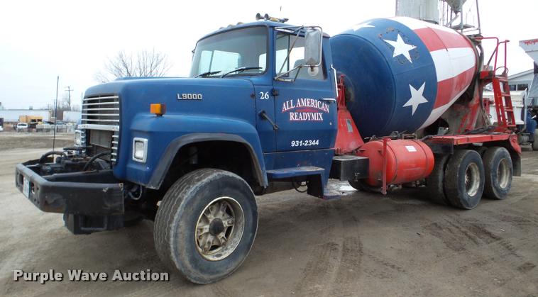 image for item DA7284 1989 Ford L9000 ready mix truck