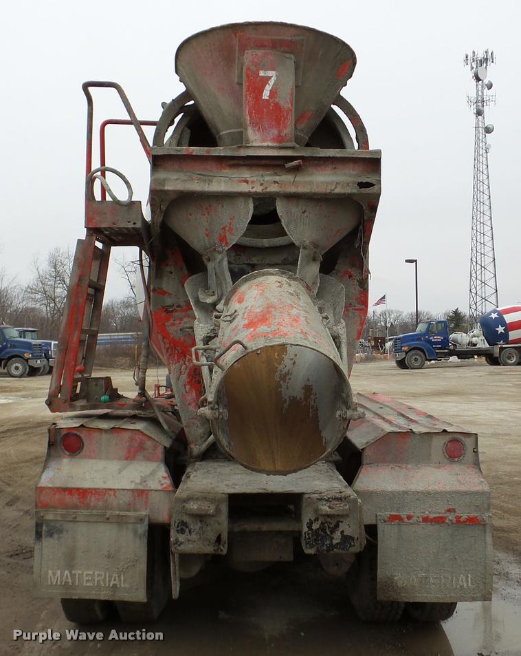 image for item DA7284 1989 Ford L9000 ready mix truck