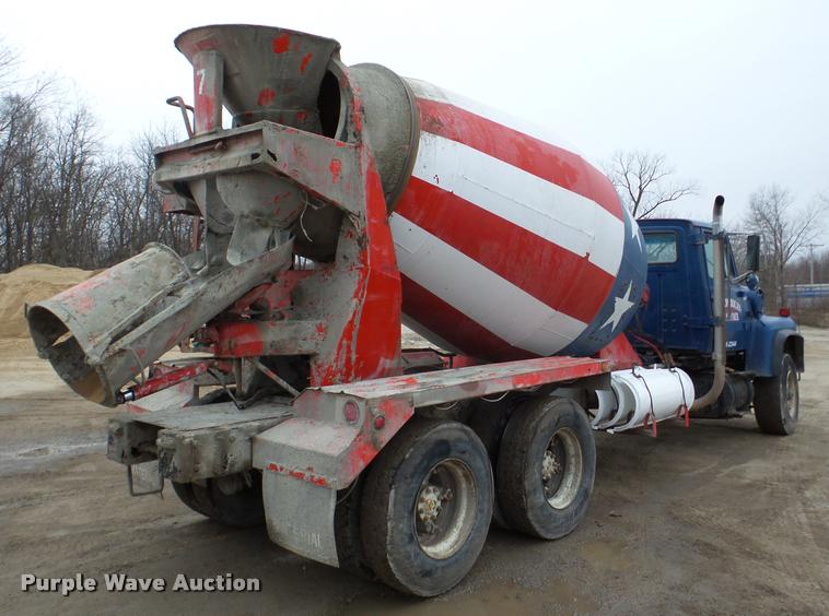 image for item DA7284 1989 Ford L9000 ready mix truck