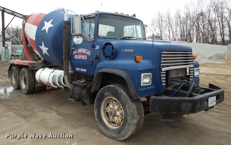 image for item DA7284 1989 Ford L9000 ready mix truck