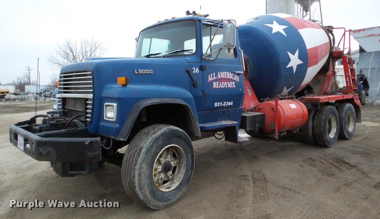 image for item DA7284 1989 Ford L9000 ready mix truck