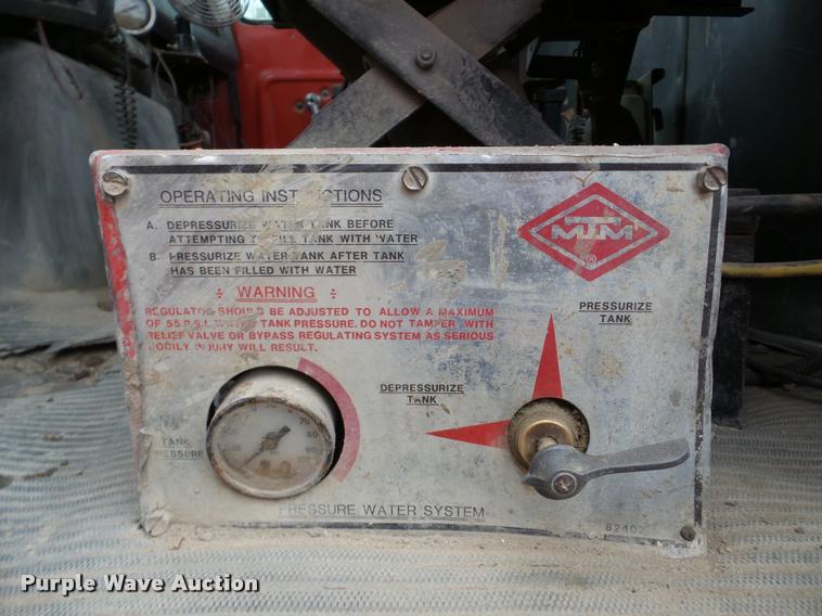 image for item DA7284 1989 Ford L9000 ready mix truck