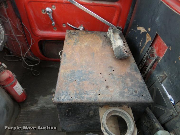 image for item DA7284 1989 Ford L9000 ready mix truck