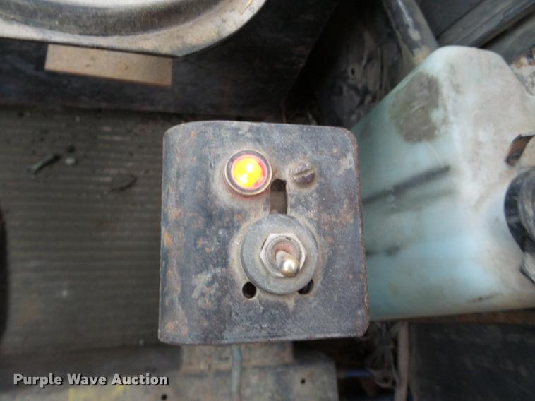 image for item DA7284 1989 Ford L9000 ready mix truck