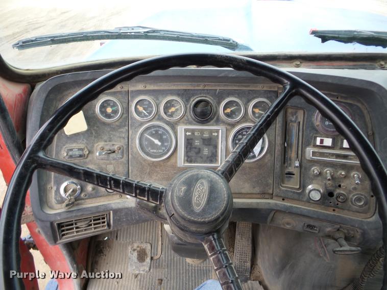 image for item DA7284 1989 Ford L9000 ready mix truck