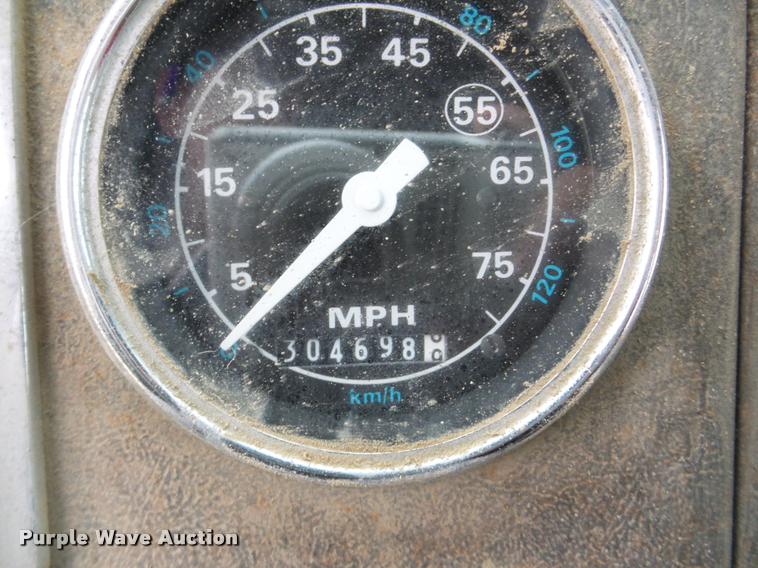 image for item DA7284 1989 Ford L9000 ready mix truck