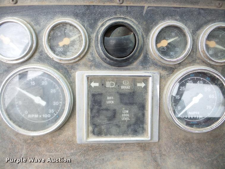 image for item DA7284 1989 Ford L9000 ready mix truck