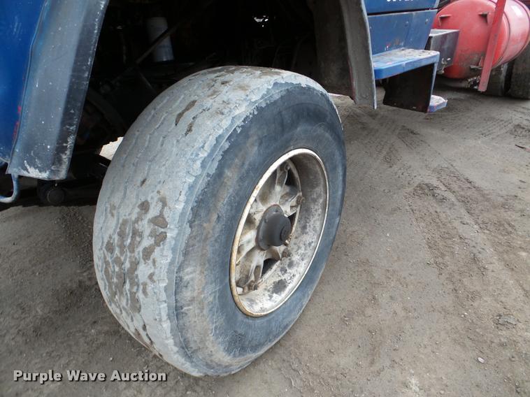 image for item DA7284 1989 Ford L9000 ready mix truck