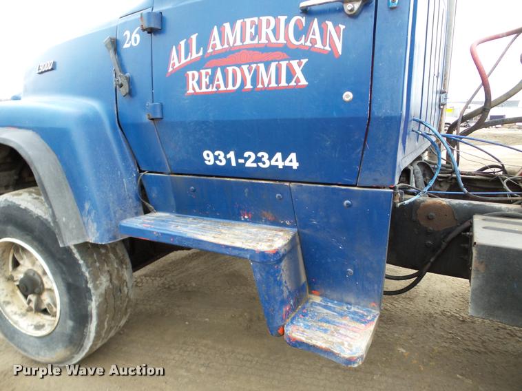 image for item DA7284 1989 Ford L9000 ready mix truck