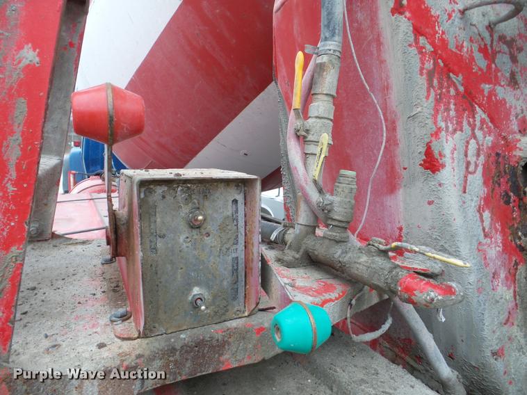 image for item DA7284 1989 Ford L9000 ready mix truck