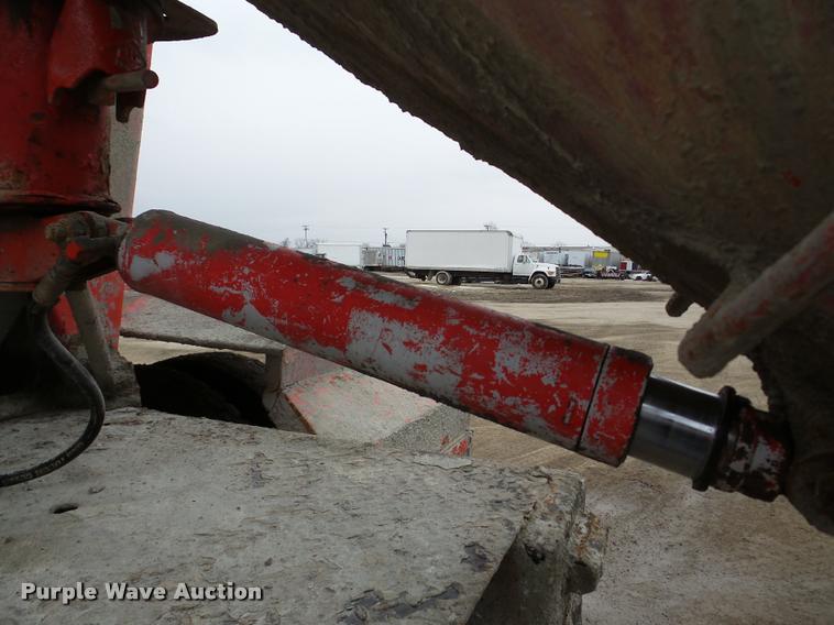 image for item DA7284 1989 Ford L9000 ready mix truck