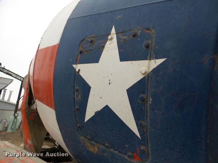 image for item DA7284 1989 Ford L9000 ready mix truck