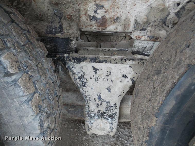 image for item DA7284 1989 Ford L9000 ready mix truck