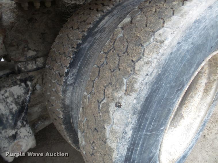 image for item DA7284 1989 Ford L9000 ready mix truck