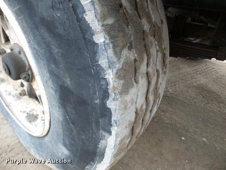 image for item DA7284 1989 Ford L9000 ready mix truck