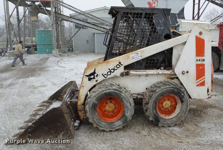 image for item DA7285 1990 Bobcat 843B skid steer