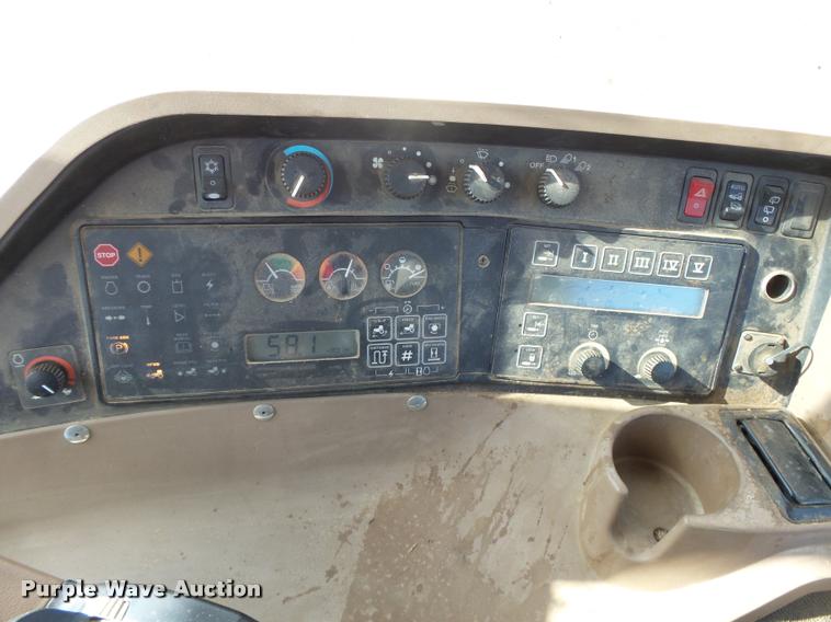 image for item DA7612 1998 John Deere 8400 MFWD tractor