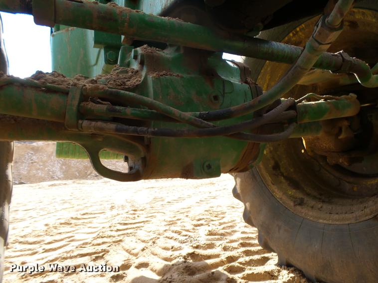 image for item DA7612 1998 John Deere 8400 MFWD tractor