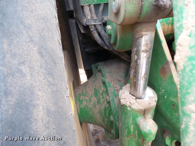 image for item DA7612 1998 John Deere 8400 MFWD tractor