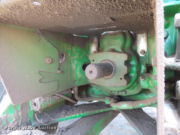 image for item DA7612 1998 John Deere 8400 MFWD tractor