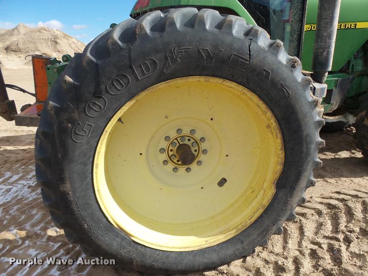 image for item DA7612 1998 John Deere 8400 MFWD tractor