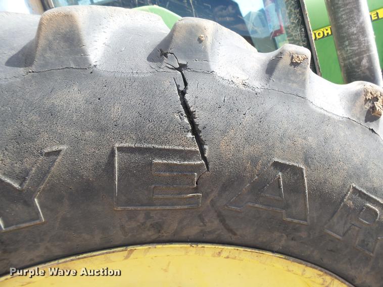 image for item DA7612 1998 John Deere 8400 MFWD tractor