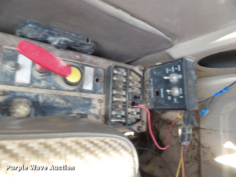 image for item DA7613 1991 John Deere 892D LC excavator