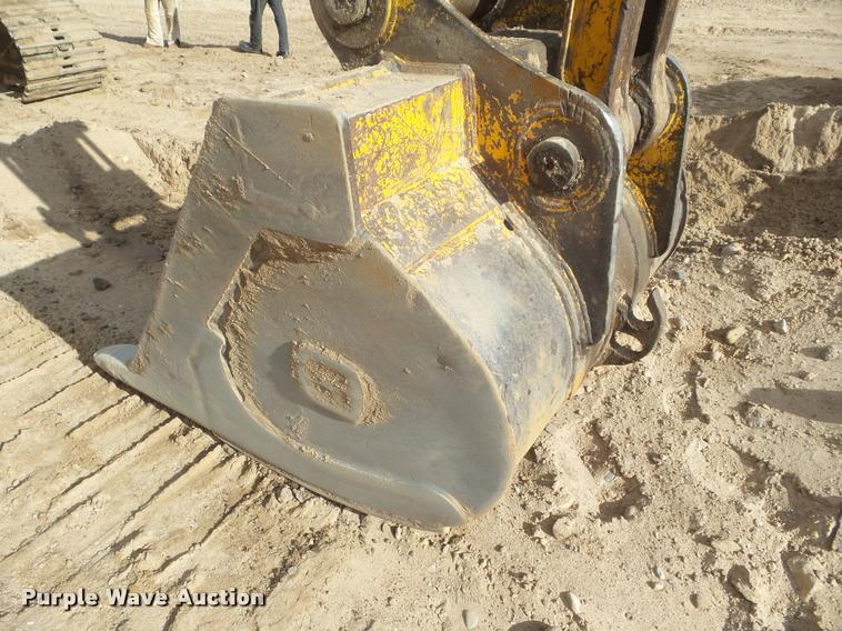 image for item DA7613 1991 John Deere 892D LC excavator