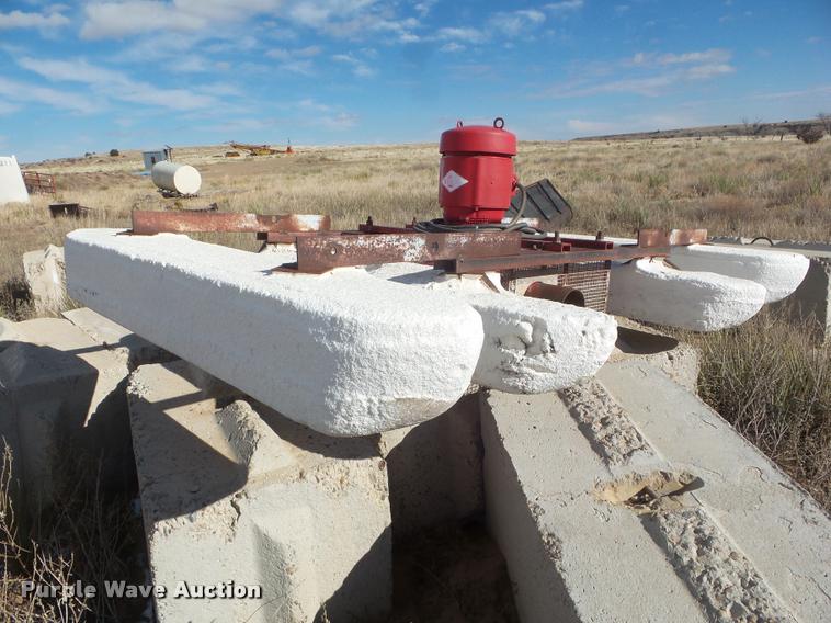 image for item DA7614 Dobbs floating water pump