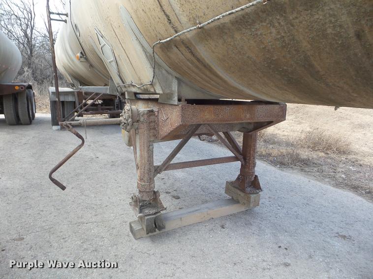 image for item DA7668 1973 Mccoy Taylor asphalt trailer