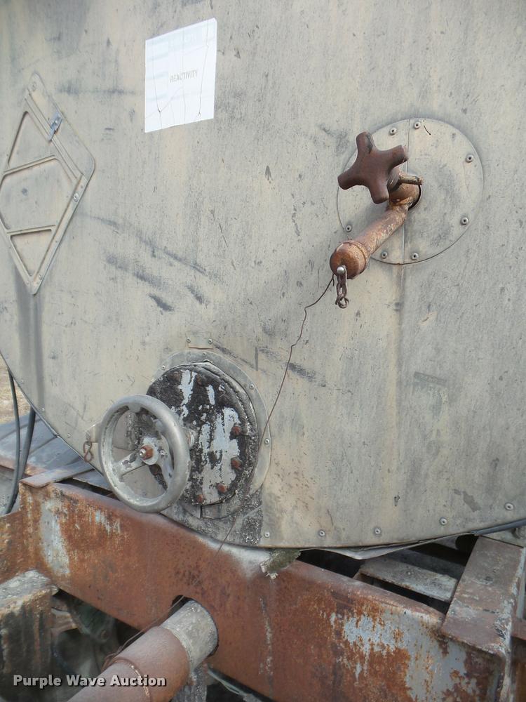 image for item DA7668 1973 Mccoy Taylor asphalt trailer