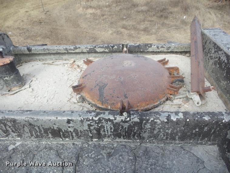 image for item DA7668 1973 Mccoy Taylor asphalt trailer