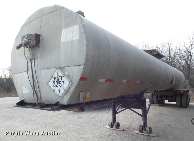 image for item DA7669 1971 Gorbett Bros. asphalt trailer