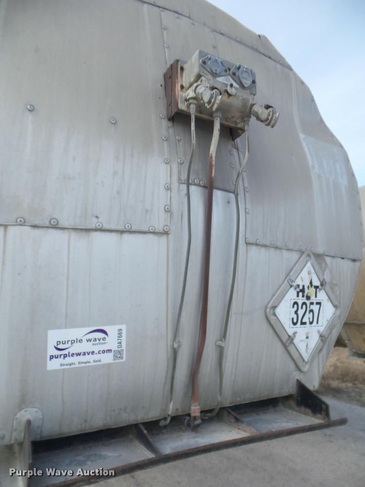 image for item DA7669 1971 Gorbett Bros. asphalt trailer