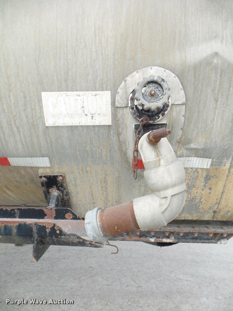 image for item DA7669 1971 Gorbett Bros. asphalt trailer