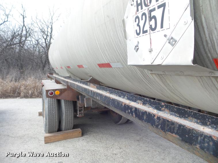 image for item DA7669 1971 Gorbett Bros. asphalt trailer