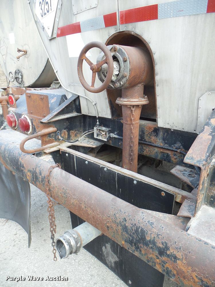 image for item DA7669 1971 Gorbett Bros. asphalt trailer