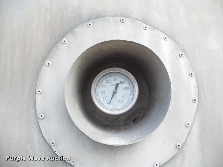 image for item DA7669 1971 Gorbett Bros. asphalt trailer