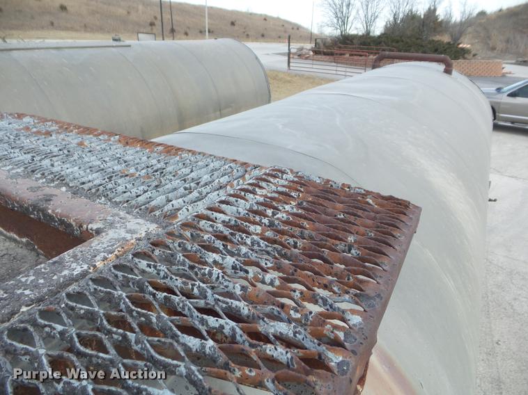 image for item DA7669 1971 Gorbett Bros. asphalt trailer