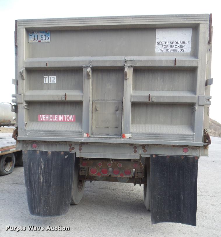image for item DA7671 1989 C&P end dump trailer