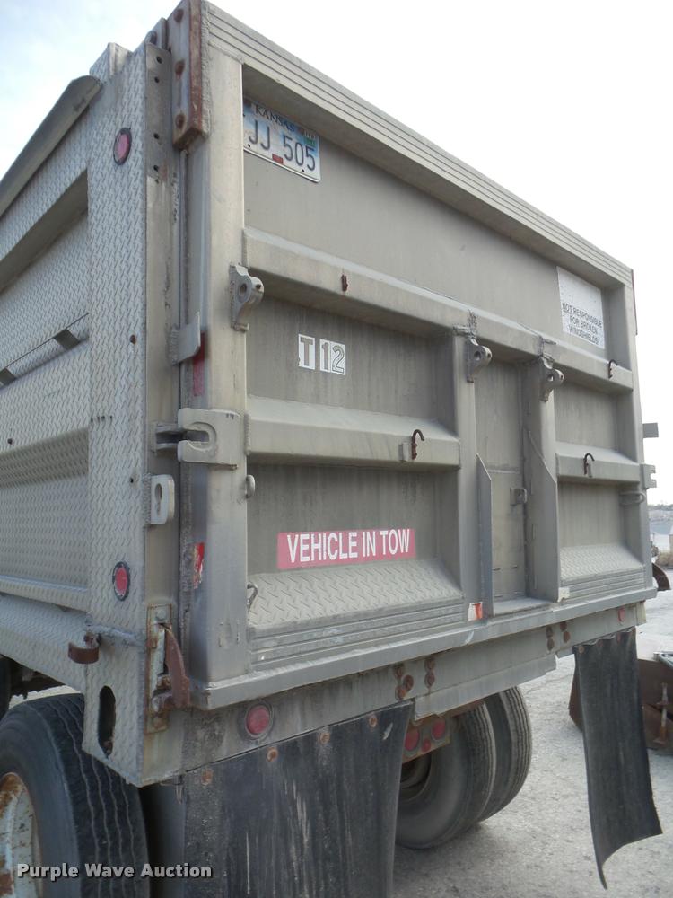 image for item DA7671 1989 C&P end dump trailer