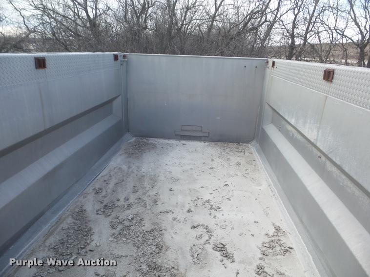 image for item DA7671 1989 C&P end dump trailer