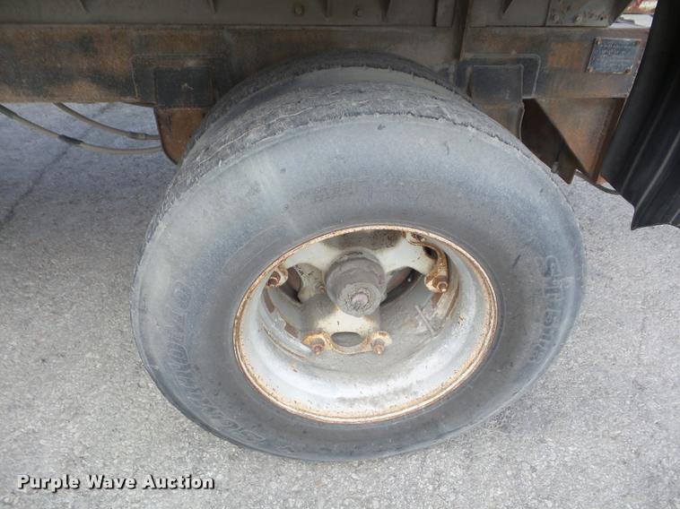 image for item DA7671 1989 C&P end dump trailer