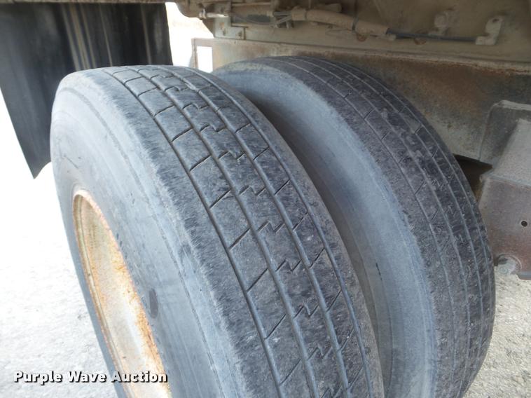 image for item DA7671 1989 C&P end dump trailer