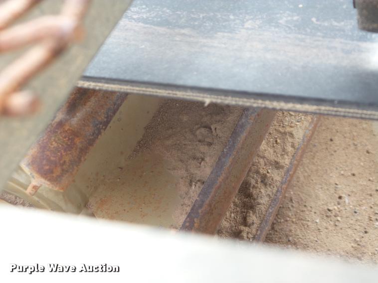 image for item DB1868 Radial arm conveyor