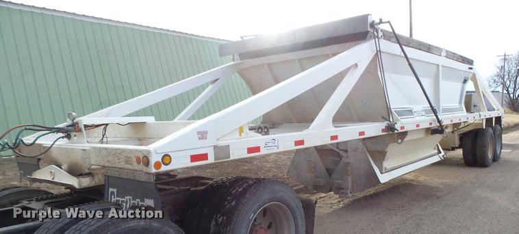 image for item DB1874 2007 Castleton bottom dump trailer